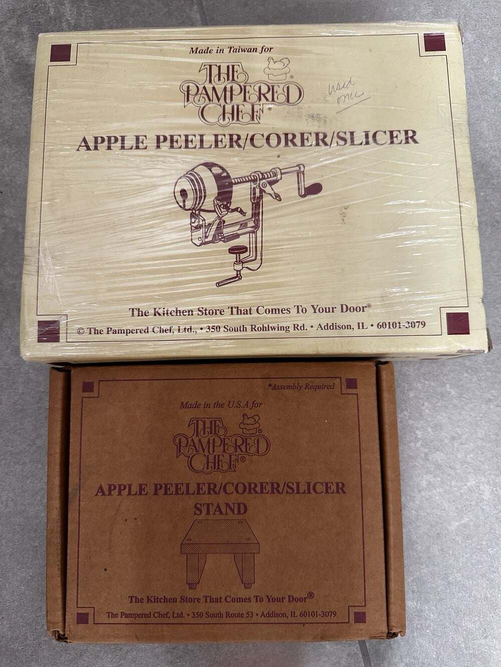 The Pampered Chef Apple Peeler/Corer/Slicer with Accessory Stand